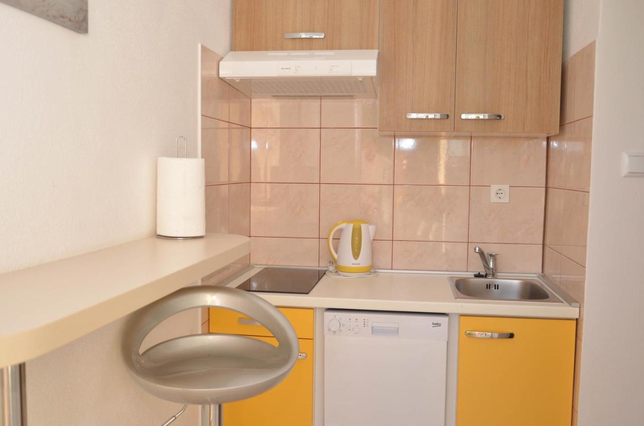 Apartments Tomas Betina  Exterior photo