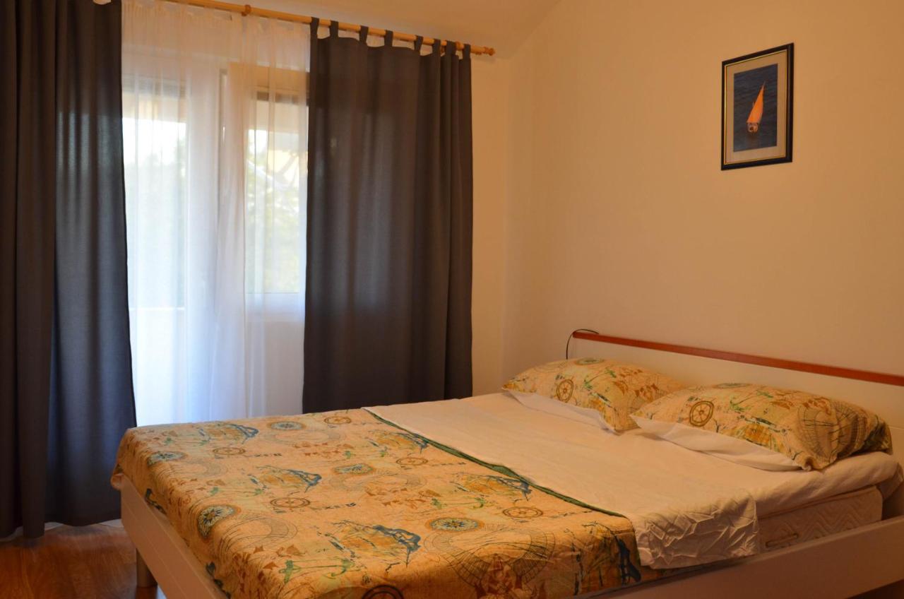 Apartments Tomas Betina  Exterior photo