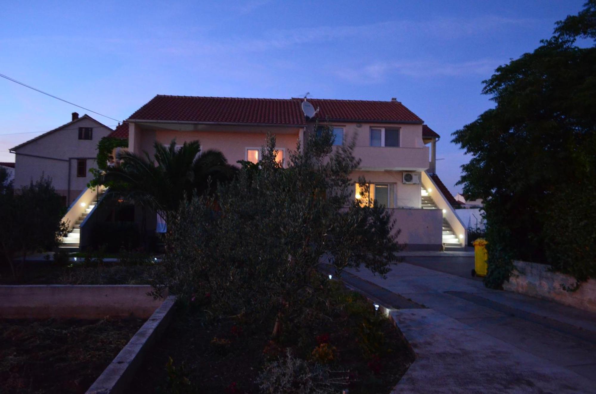 Apartments Tomas Betina  Exterior photo