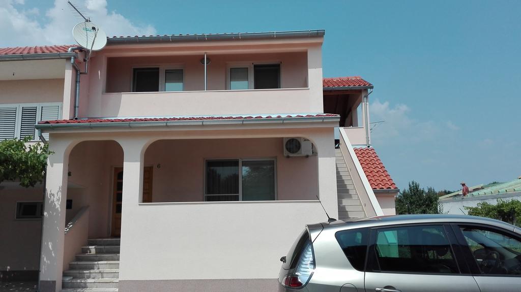 Apartments Tomas Betina  Exterior photo